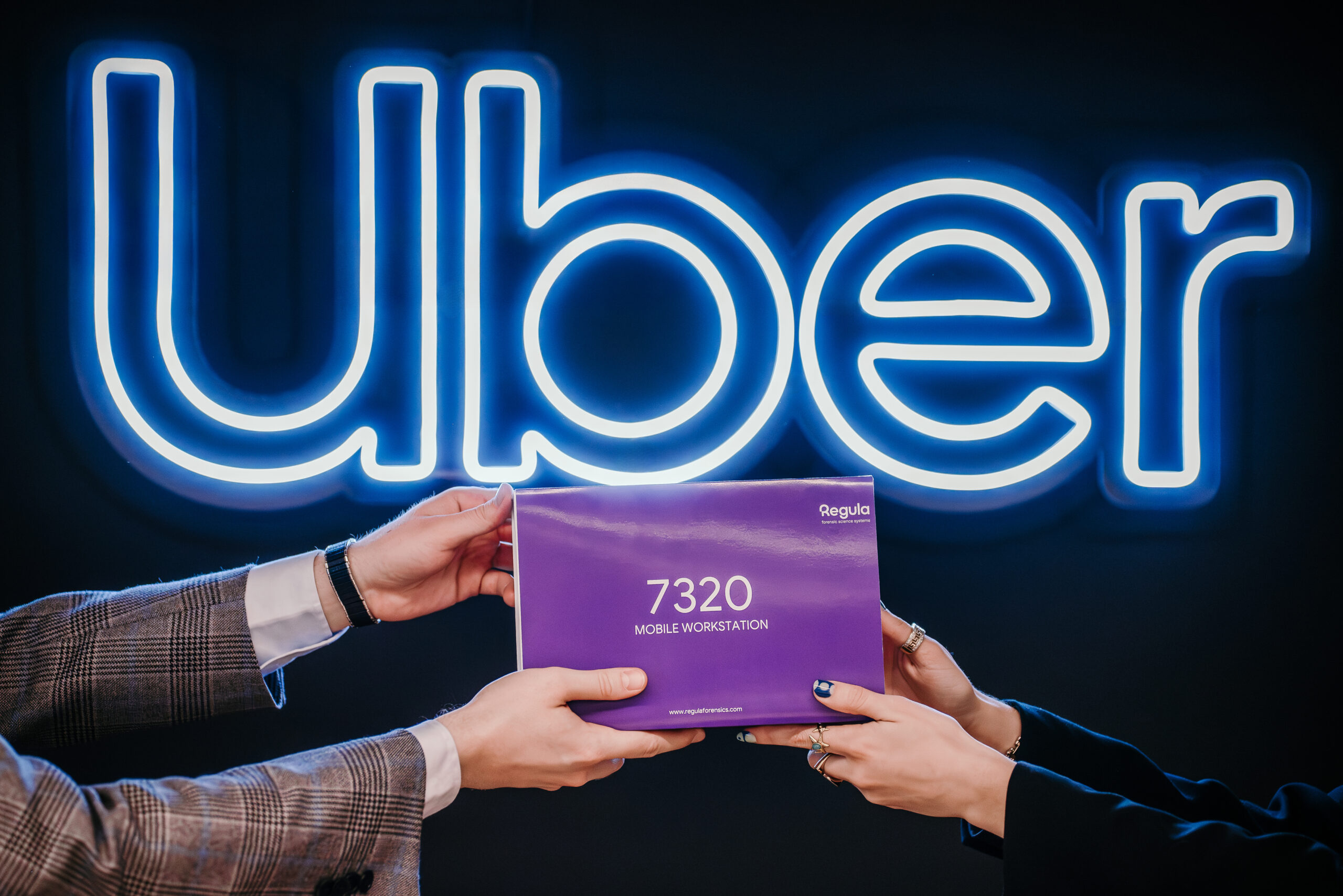 Regula Helps Uber Build a Nationwide Driver Verification Network in Poland